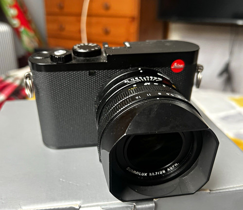 Leica series - leica, q