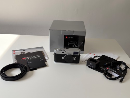 Leica m11 silver chrome - leica,