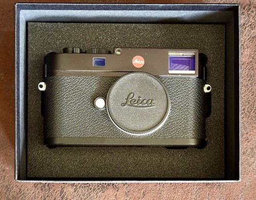 Leica camera mint - camera,