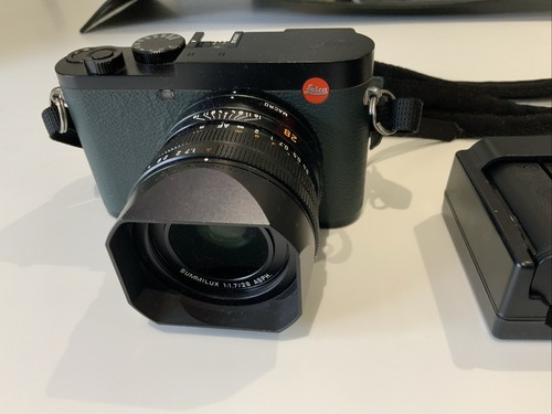 Leica camera james bond - q2,