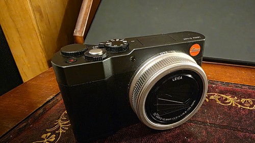 Leica lux compact digital - compact,