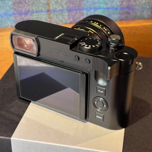 Leica digital camera - 43,