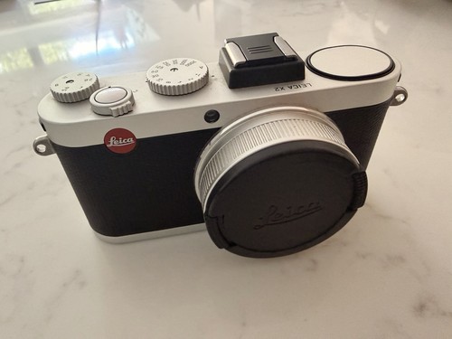 Leica silver 2mp camera - 16.2mp,