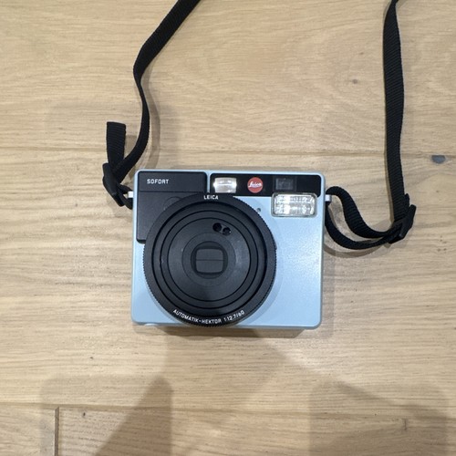 Leica sofort instant camera - instant,